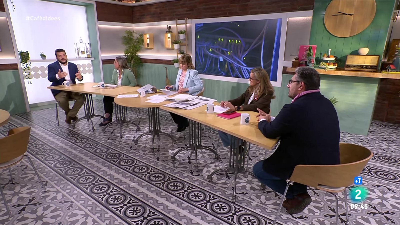 Parlem amb experts per saber com ha afectat la incidència a Catalunya i seguim l'última hora de com es va restablint el servei