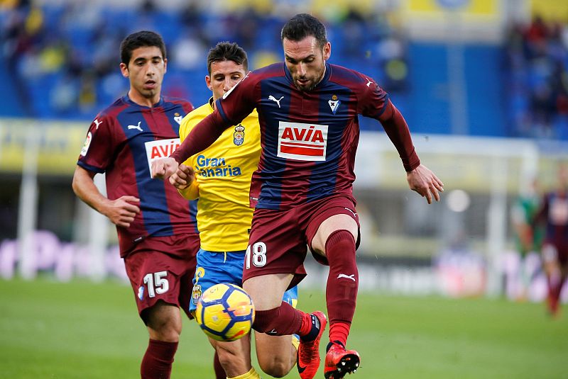 El Eibar amarga el debut de Paco Jémez en Las Palmas