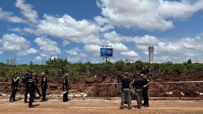 Varios heridos tras impactar un misil hutí cerca del aeropuerto internacional de Ben Gurión en Tel Aviv