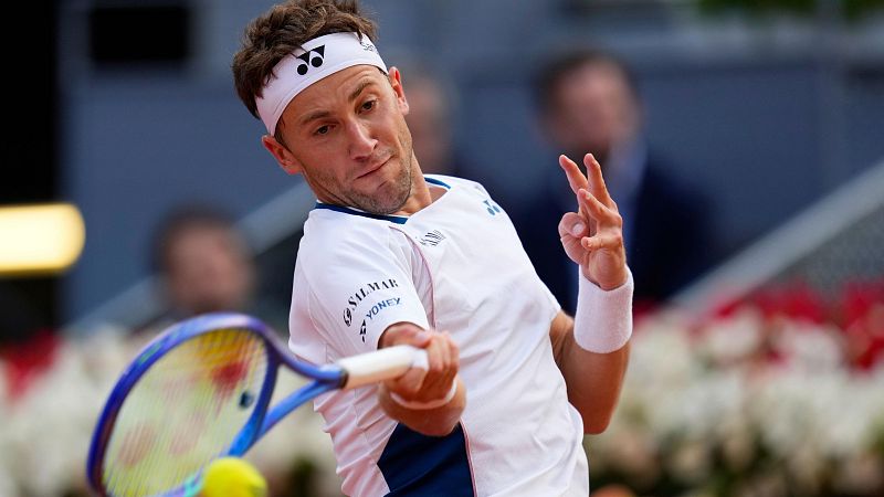 El mejor Ruud supera a un exigente Draper y se corona en Madrid