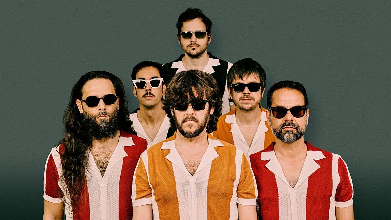 Los Mejillones Tigre estrenan "Bugalú" junto a Chico Pérez
