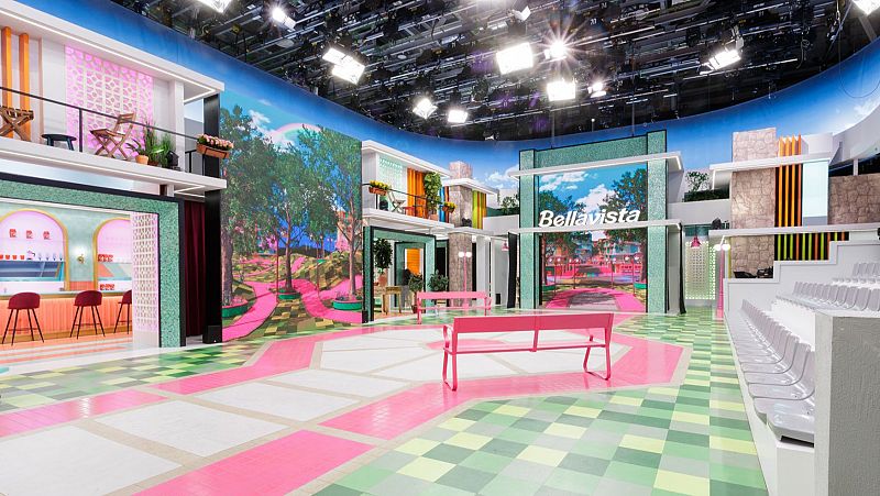 'La familia de la tele' abre las puertas de Bellavista, un barrio televisivo único a nivel técnico y escenográfico