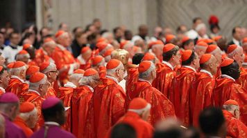Los cardenales durante la misa 'Pro Eligendo Pontifice' previa al cnclave