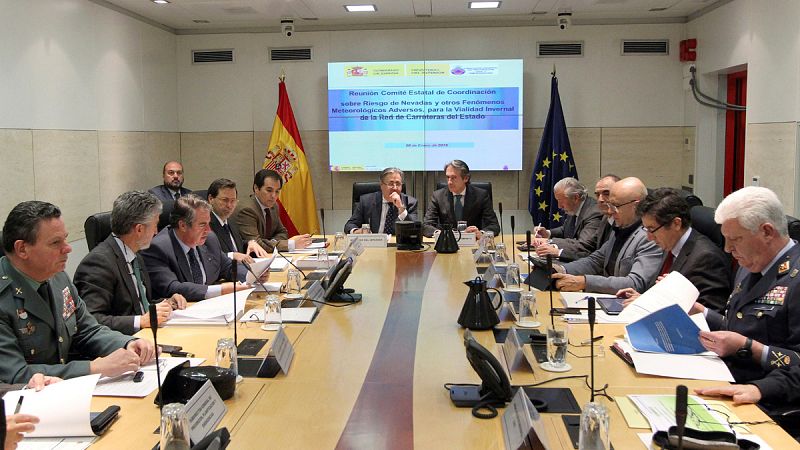 Interior y Fomento piden perdón por el colapso en la AP-6 y proponen flexibilizar la activación de la UME