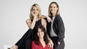 Hazel Brugger, Michelle Hunziker y Sandra Studer, las presentadoras de Eurovisin 2025