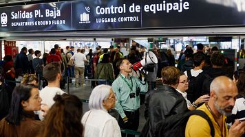 Más de 10.000 viajeros se han quedado atrapados en los trenes por el robo de cable