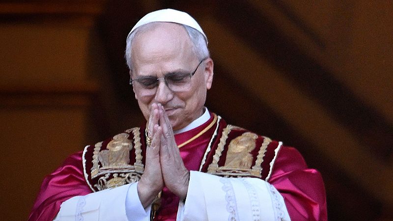 El papa Len XIV, muy cercano a su predecesor Francisco.