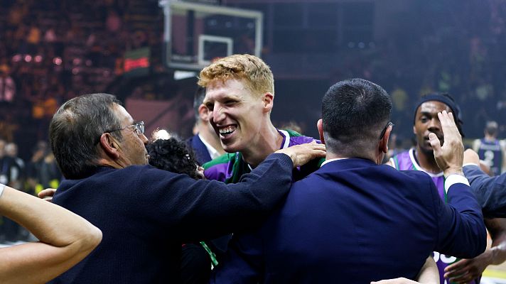 Alberto Díaz celebra la victoria ante AEK en semifinales de la BCL