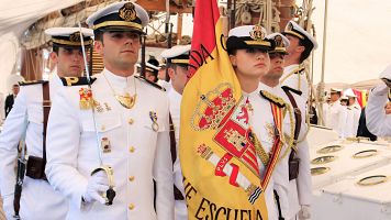 La princesa Leonor, abanderada en la jura de bandera en el Juan Sebastián de Elcano en Cartagena