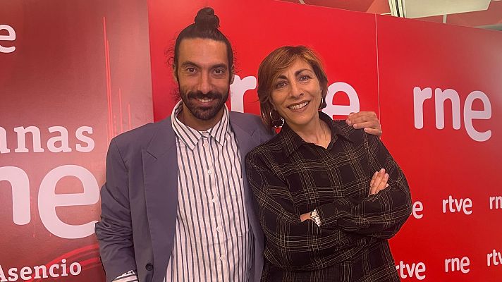 El bailaor Eduardo Guerrero con Mamen Asencio en 'Las mañanas de RNE'