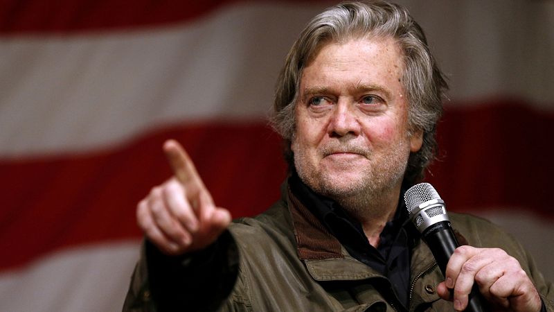 El exasesor de Trump Steve Bannon abandona su medio ultraderechista 'Breitbart News'