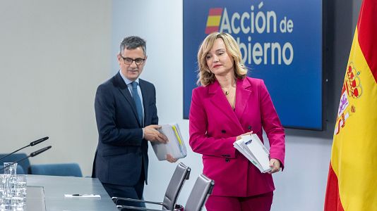 La ministra Portavoz, Pilar Alegr�a, y el ministro de la Presidencia, Justicia y Relaciones con las Cortes, F�lix Bola�os, a su llegada a una rueda de prensa posterior al Consejo de Ministros
