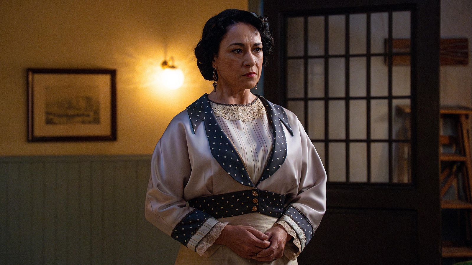 La Promesa: La solución de Leocadia a la boda de Catalina y Adriano - La promesa | Ver