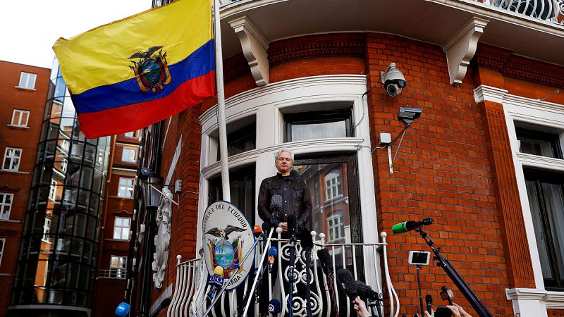 Ecuador confirma que concedió en diciembre la naturalización a Julian Assange