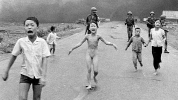 La foto de la nia del napalm cumple 50 aos