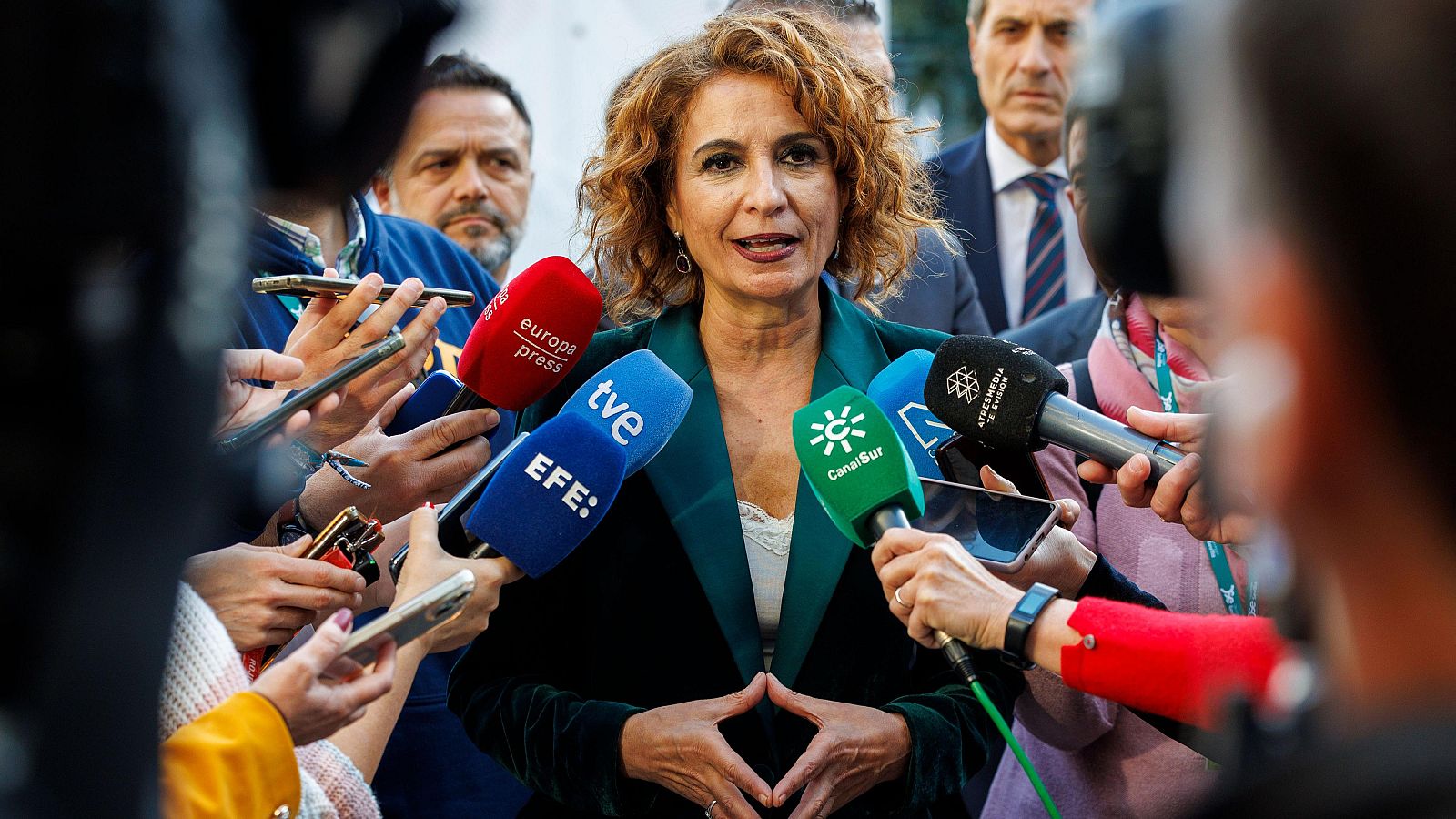 María Jesús Montero espera que León XIV "siga la estela" de Francisco - Informativo 24h | Ver