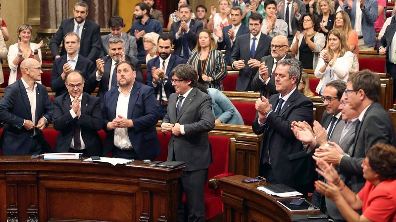 Los letrados del Parlament creen que la investidura del presidente debe ser presencial, según varios medios