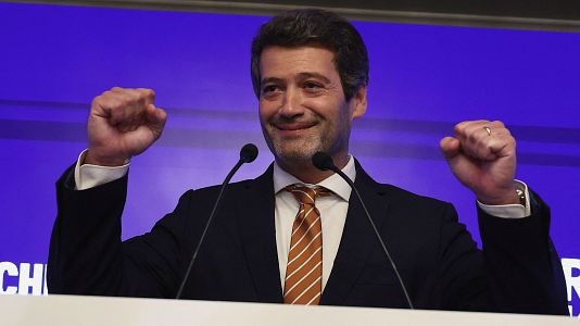 El líder del partido de ultraderecha portugués Chega, André Ventura, reacciona a los resultados electorales