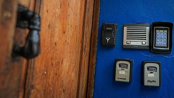 Consumo impone a Airbnb el bloqueo de más de 65.000 anuncios ilegales de pisos turísticos