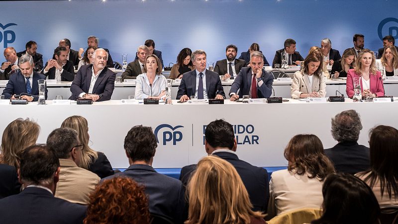 Feijóo calienta el Congreso del PP con la mirada puesta en las elecciones: "Rescataremos a España de Sánchez"