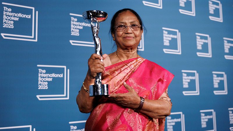 La india Banu Mushtaq gana el premio Booker Internacional por la coleccin de relatos 'Heart Lamp'