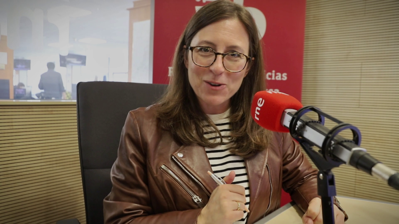 Hablar con seguridad al micrófono: los consejos de una voz experta para Info 5