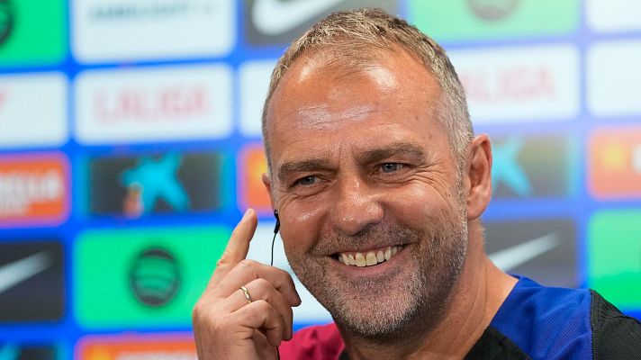 Hansi Flick renueva con el FC Barcelona hasta 2027