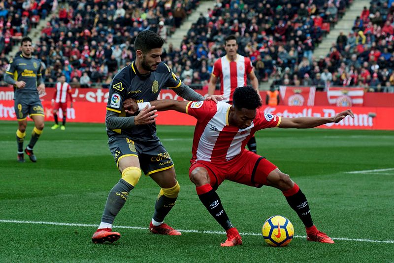 El Girona asesta un set en blanco a Las Palmas y profundiza su crisis