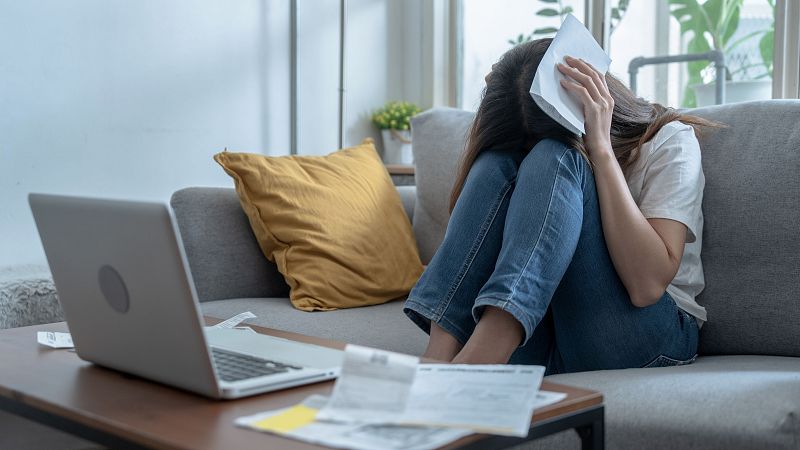 Violencia económica en la pareja: cuando el machismo controla las cuentas