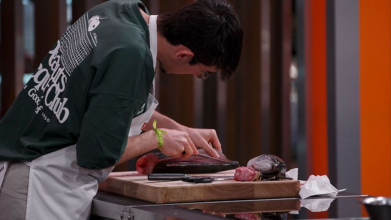 MasterChef 13 | La emoción de Emilio al sincerarse sobre su familia: "No le considero mi padre, solo progenitor"