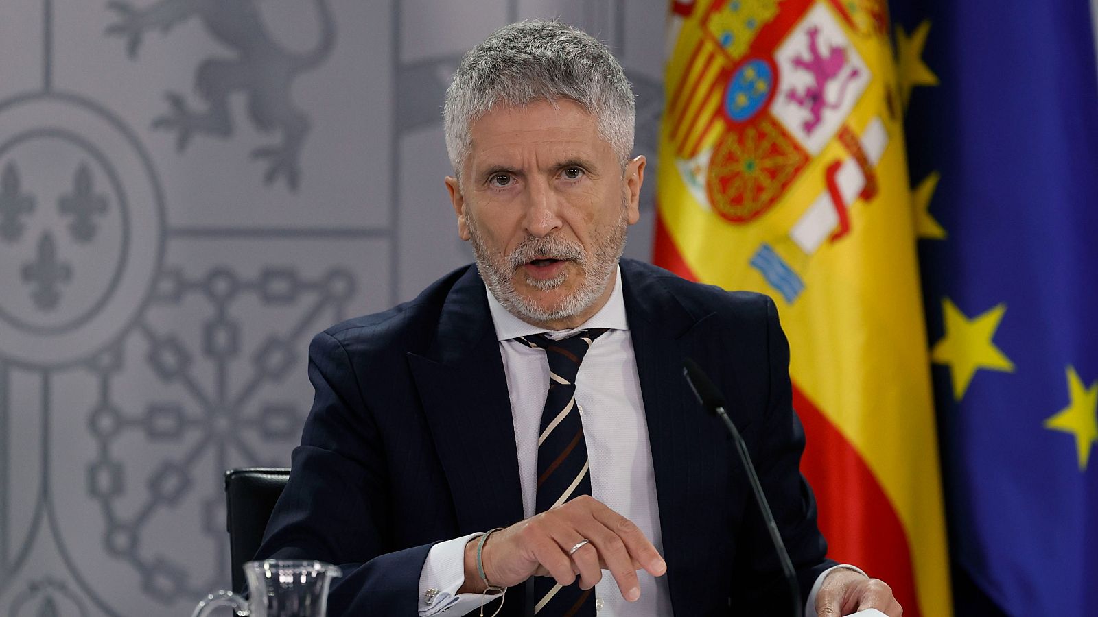 Marlaska presenta una ley para reforzar la "protección" de servicios esenciales - Informativo 24h | Ver