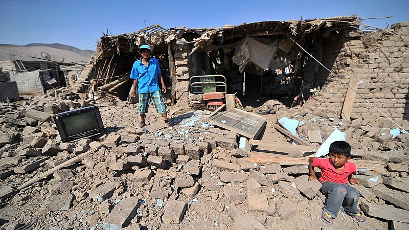 Dos muertos y 65 heridos tras un terremoto en Perú