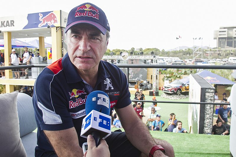Sainz celebra la cancelación de la novena etapa con miras a ganar su segundo Dakar