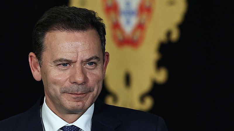 El presidente de Portugal nombra primer ministro al conservador Luís Montenegro, que revalida el cargo