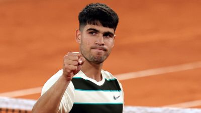 Carlos alcaraz vence a Dzumhur y pasa a octavos