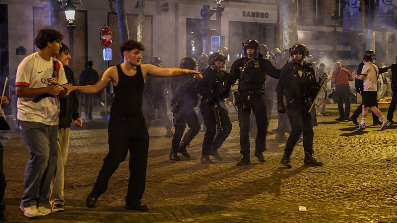 Decenas de detenidos y varios heridos durante las celebraciones en París por el triunfo del PSG