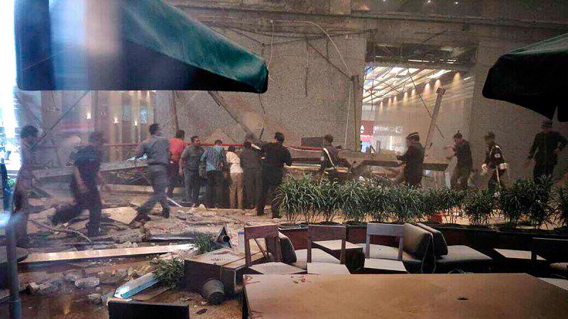 El desplome del techo de la Bolsa de Yakarta deja 75 heridos