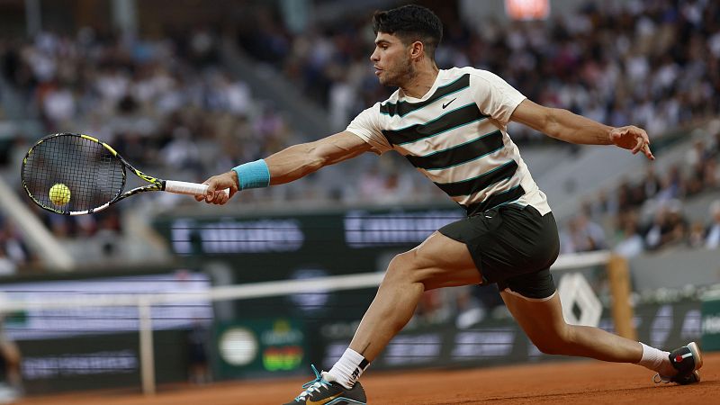 Carlos Alcaraz, intratable: arrasa a Tommy Paul y está en semifinales de Roland Garros