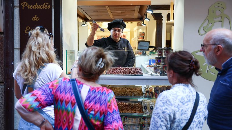 El empleo bate un nuevo récord en mayo y el paro baja de los 2,5 millones por primera vez desde 2008