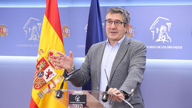 López dice que los socialistas están "hartos" de "cacerías, montajes y bulos": "Ya está bien de deshumanizar a Sánchez"