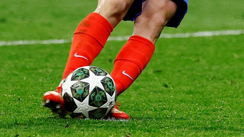 La IFAB aclara la norma por el doble toque de Julin: los penaltis as se repetirn si el baln entra a puerta