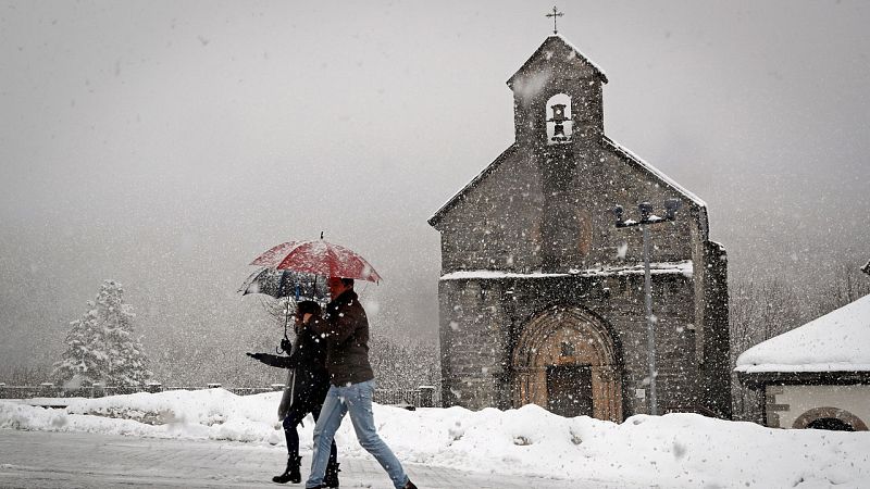 Un temporal de viento y fuerte oleaje tendrá en alerta a Canarias y otras ocho provincias del norte peninsular