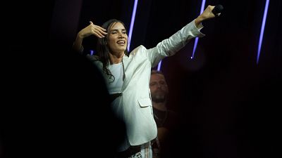 India Martínez cocina 'Aguachile' con raíz flamenca