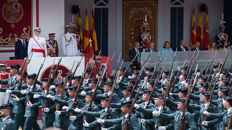 Más de 3.200 militares participan en Tenerife en el Día de las Fuerzas Armadas en un desfile presidido por los reyes
