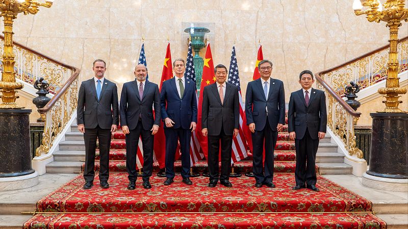Estados Unidos y China vuelven a sentarse para negociar sobre comercio, tierras raras y semiconductores