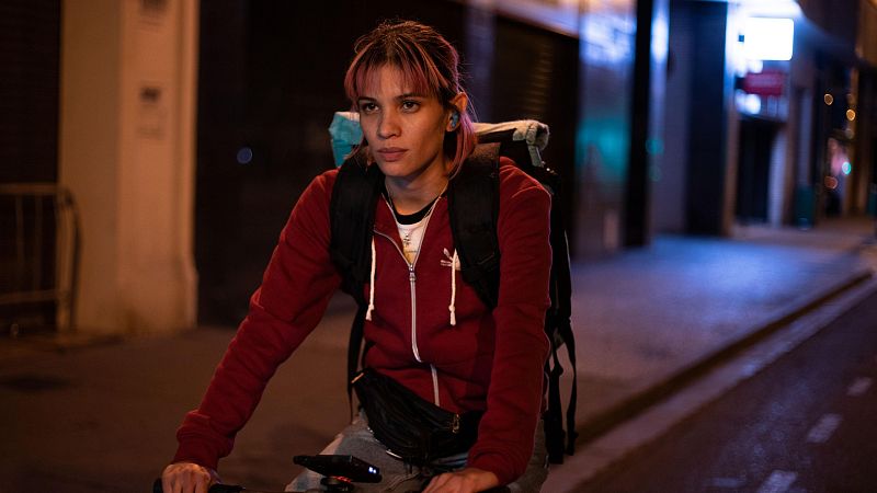 Una noche de reparto en bicicleta se convierte en 'thriller' social en la pelcula 'Rider'