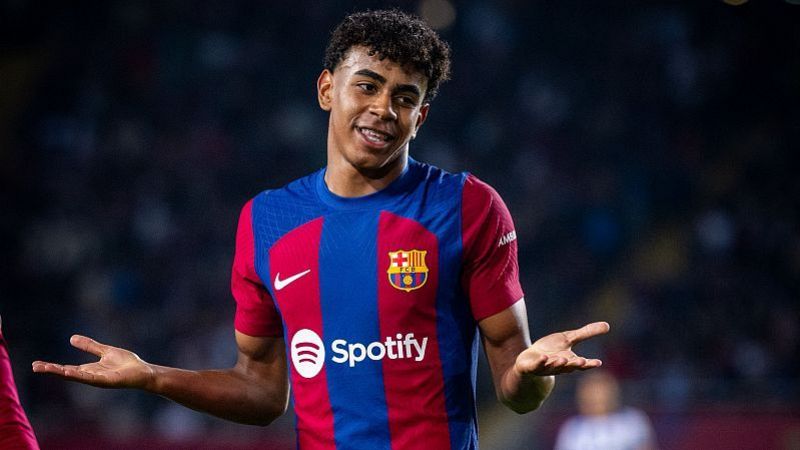 Prohben la entrada durante un ao a los estadios al menor que realiz insultos racistas a Lamine en el Bernabu