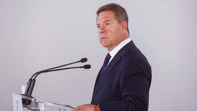 El presidente de Castilla La Mancha, Emiliano Garca Page, en una rueda de prensa.
