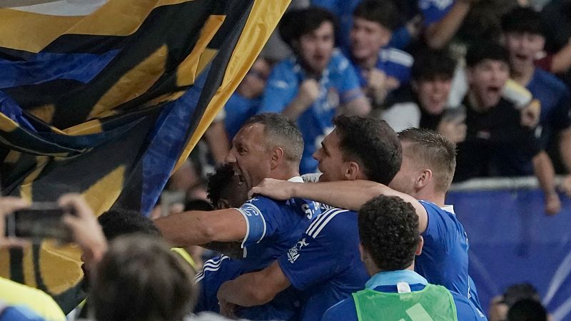 Cazorla sale al rescate y mete al Oviedo en la final por el ascenso a Primera