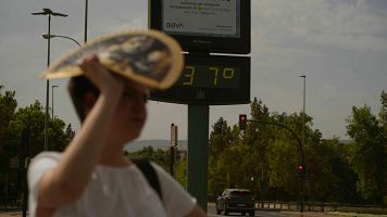 Un termmetro en el centro de Crdoba indica 37 grados de temperatura